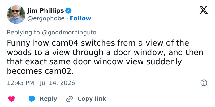 Fans point out error in James Franco's video, a tweet noting camera view inconsistencies. Fans point out error in James Franco's video, a tweet noting camera view inconsistencies.