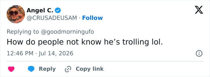 Angel C.'s tweet on James Franco's alien video: Fans point out error, questioning why others do not see the trolling. Angel C.'s tweet on James Franco's alien video: Fans point out error, questioning why others do not see the trolling.