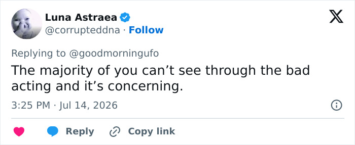 Luna Astraea's tweet observes an error in James Franco's alien reveal video, noting bad acting. Luna Astraea's tweet observes an error in James Franco's alien reveal video, noting bad acting.