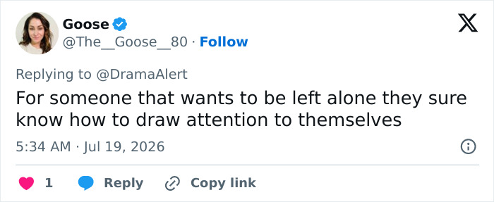 A screenshot of a tweet by @The__Goose__80 replying to @DramaAlert about a Florida student who melts down on a cop. A screenshot of a tweet by @The__Goose__80 replying to @DramaAlert about a Florida student who melts down on a cop.