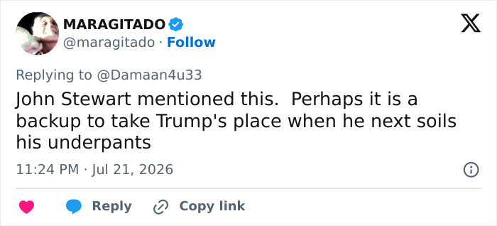 A tweet speculating on the Donald Trump body double conspiracy theory. A tweet speculating on the Donald Trump body double conspiracy theory.