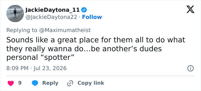 Twitter replies ridiculing men-only gyms for Christian men trying to protect from lust.