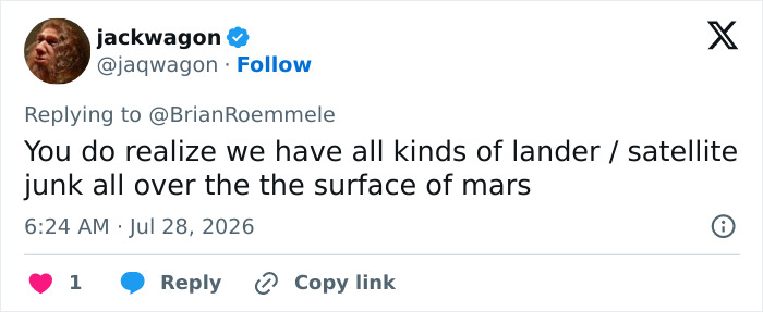 A social media post with the main SEO keyword 'Mystery Object' and 'Mars Photo', pointing out satellite junk on Mars. A social media post with the main SEO keyword 'Mystery Object' and 'Mars Photo', pointing out satellite junk on Mars.