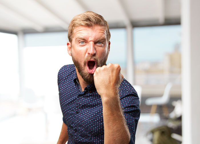 Evil Landlord Ignores Rat-Infested House, Tenant Makes Sure To Ruin Every House Viewing After That Evil Landlord Ignores Rat-Infested House, Tenant Makes Sure To Ruin Every House Viewing After That