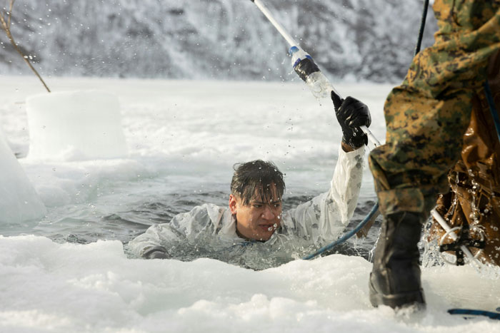 47 People Who Survived The Craziest And Most Terrifying Moments Of Their Lives
