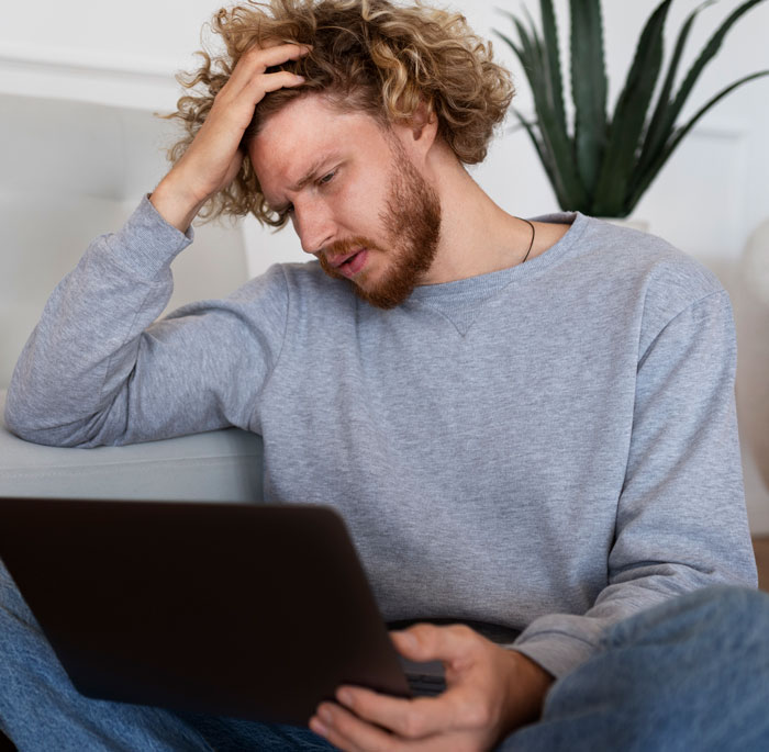 Woman Destroys Her And Her Husband’s Future Over A Text That Could’ve Waited Woman Destroys Her And Her Husband’s Future Over A Text That Could’ve Waited