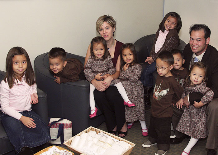 Collin Gosselin with family, parents, and siblings, as public battle intensifies.