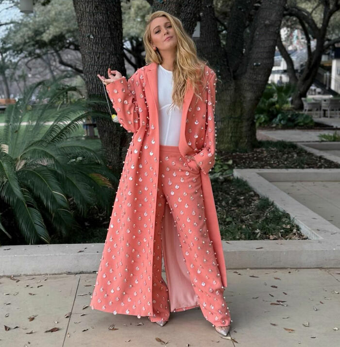 Blake Lively, wife of Ryan Reynolds, in a stylish outfit. Ryan Reynolds isn't blacklisted from Hollywood.