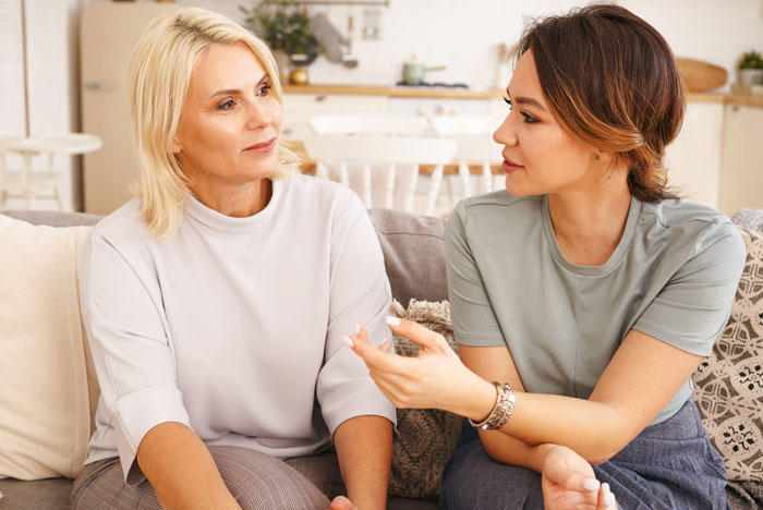Mom Rushes To Make Travel Plans Without Consulting Her Family, Only For It To Backfire Mom Rushes To Make Travel Plans Without Consulting Her Family, Only For It To Backfire
