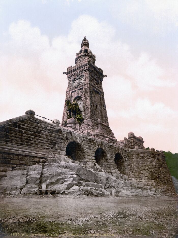 30 Famous Buildings With Incredible Histories That Deserve To Be Remembered Forever