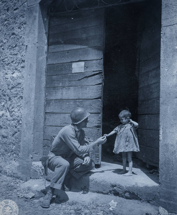 101 Fascinating Historical Photos That Tell Incredible Stories