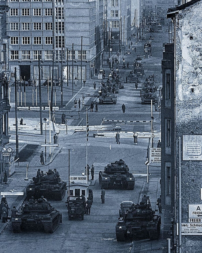 101 Fascinating Historical Photos That Tell Incredible Stories