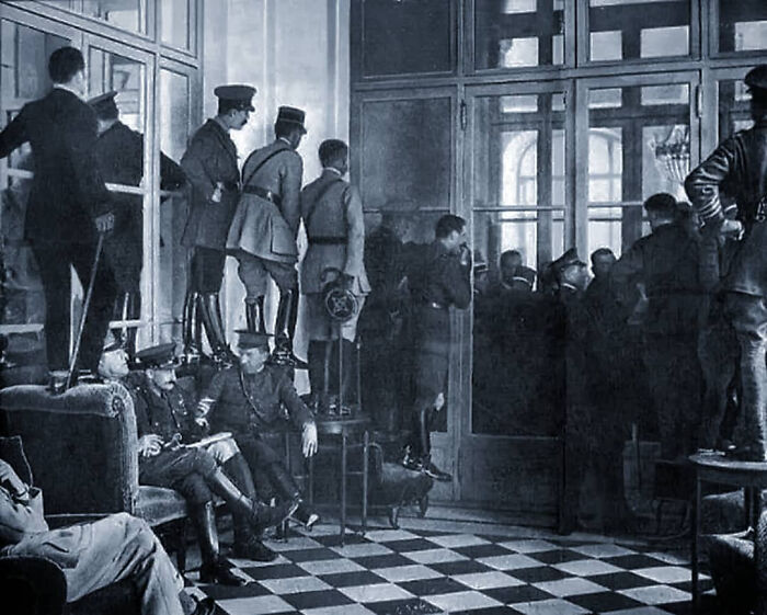 101 Fascinating Historical Photos That Tell Incredible Stories