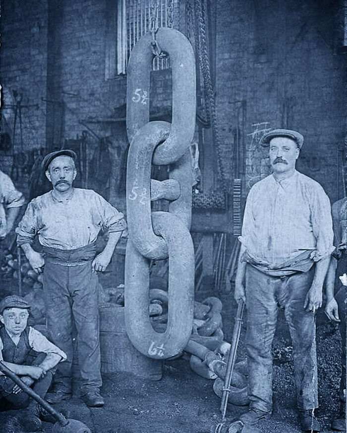 101 Fascinating Historical Photos That Tell Incredible Stories
