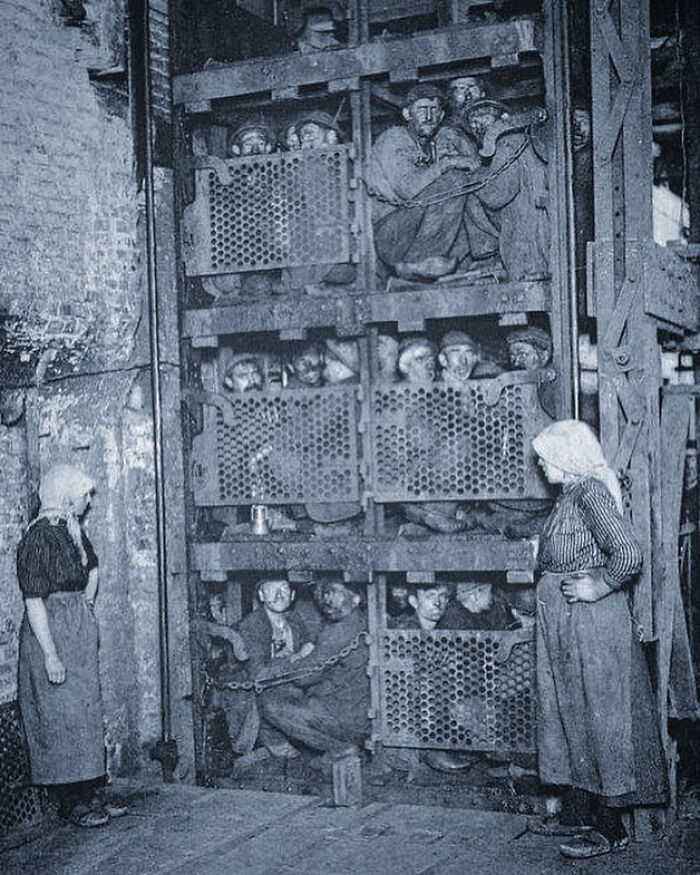 101 Fascinating Historical Photos That Tell Incredible Stories
