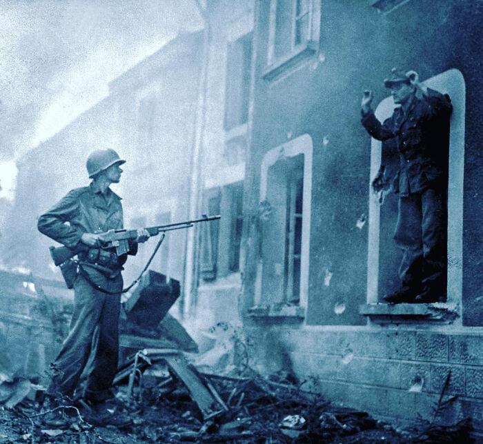 101 Fascinating Historical Photos That Tell Incredible Stories