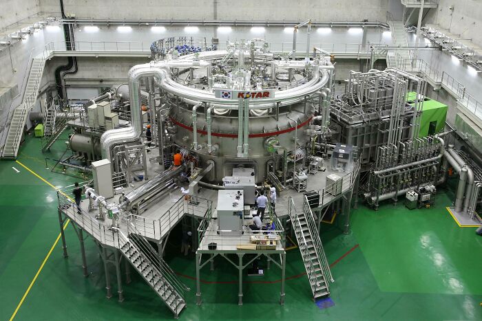 The KSTAR tokamak, a complex fusion reactor representing genius technologies making everyday life easier.