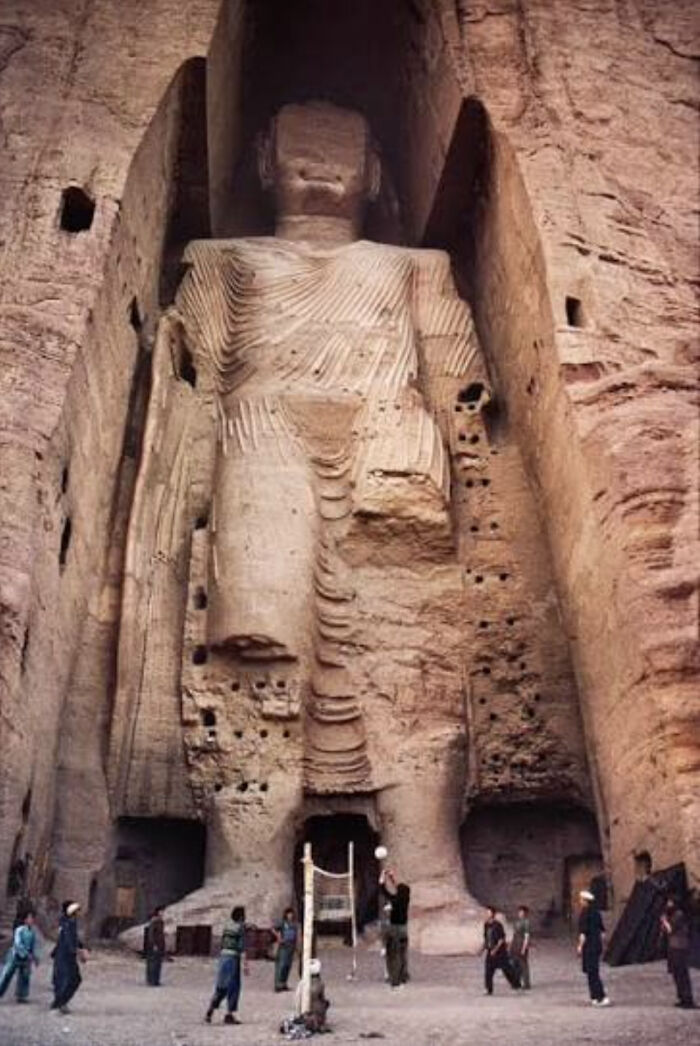 The Bamiyan Buddha Statue In Afghanistan Photographed In 1992 Before Its Destruction In 2001