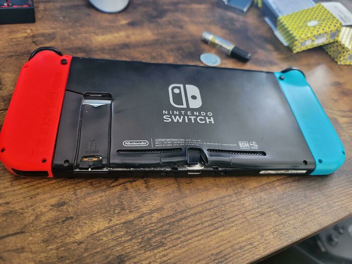 A damaged Nintendo Switch, indicating a worse day for the owner.