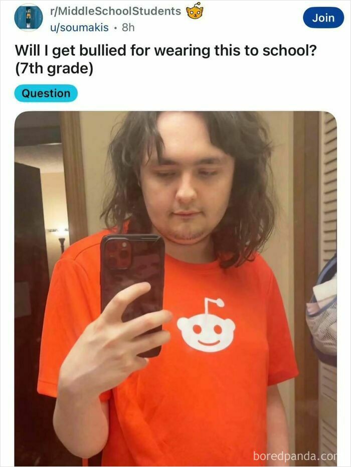 A cringe post with a middle school student asking if they will be bullied for wearing a Reddit shirt.