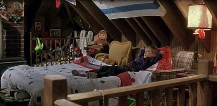 The Mcallister Attic Bedroom In Home Alone 1990