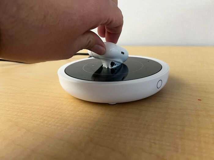 Un compañero de trabajo pensó que mi calentador de tazas era un cargador