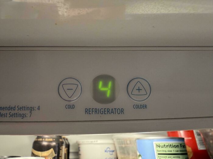 Hilariously awful design fail: A refrigerator temperature control with 'Cold' and 'Colder' buttons, a clear design fail.