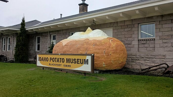 The Idaho Potato Museum with a giant potato in front, a wildly different photo of the USA.