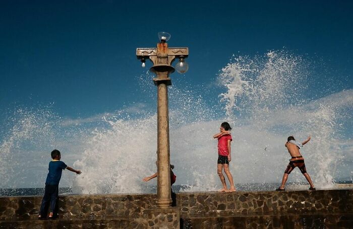 This Street Photographer Captures The Joy, Wonder, And Unforgettable Energy Of Childhood In 30 Candid Photos