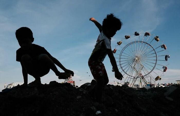 This Street Photographer Captures The Joy, Wonder, And Unforgettable Energy Of Childhood In 30 Candid Photos
