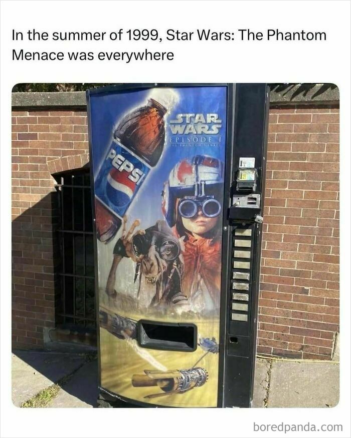 Star Wars: The Phantom Menace themed Pepsi vending machine, a cool media post.