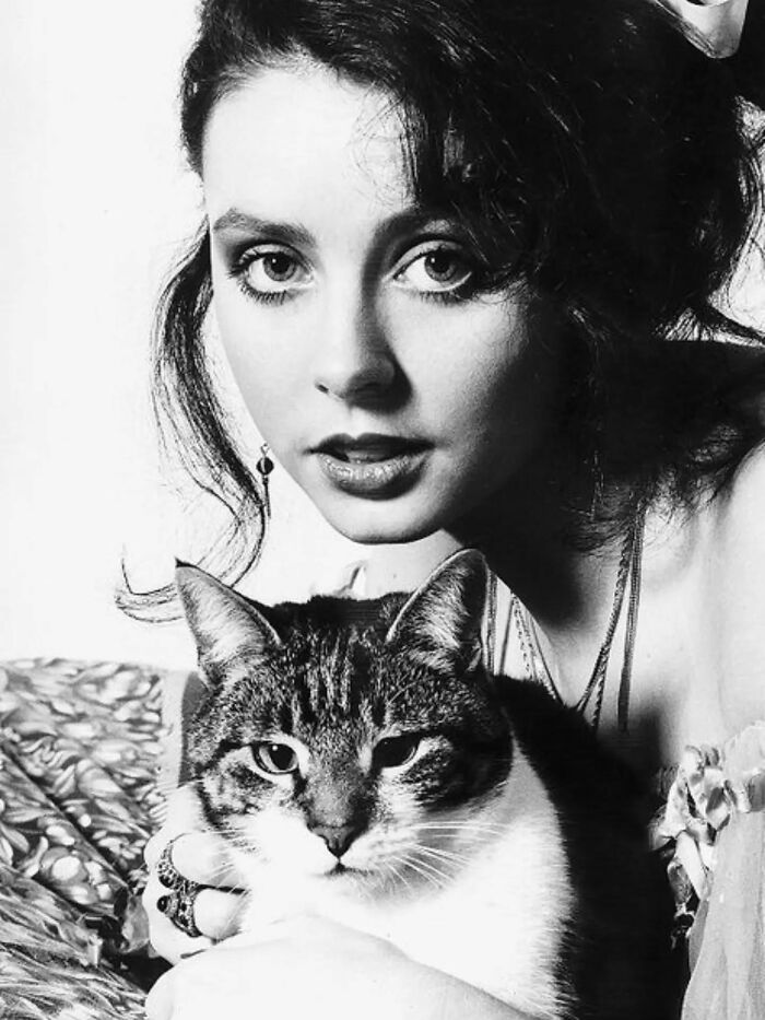 30 More Vintage Cat Photos That Prove Our Love For Cats Hasn't Changed In Over A Century