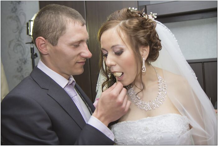 Someone Said, “Show Your Most Cringe Wedding Photo,” And Hilarity Ensued (43 Pics)