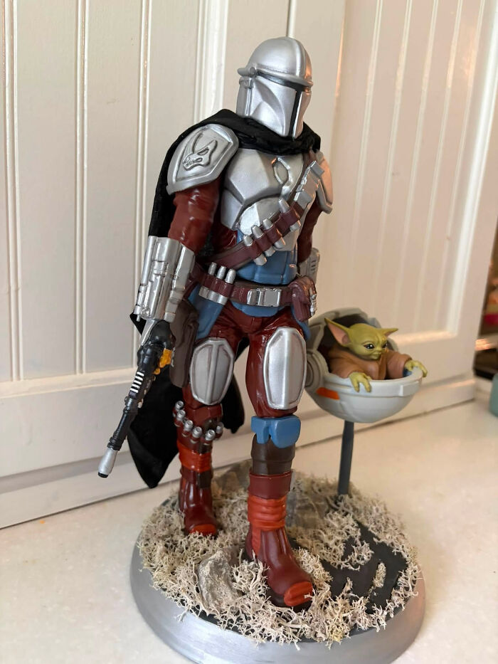The Mandalorian and Grogu figures, a cool and useful thing people created with a 3D printer.