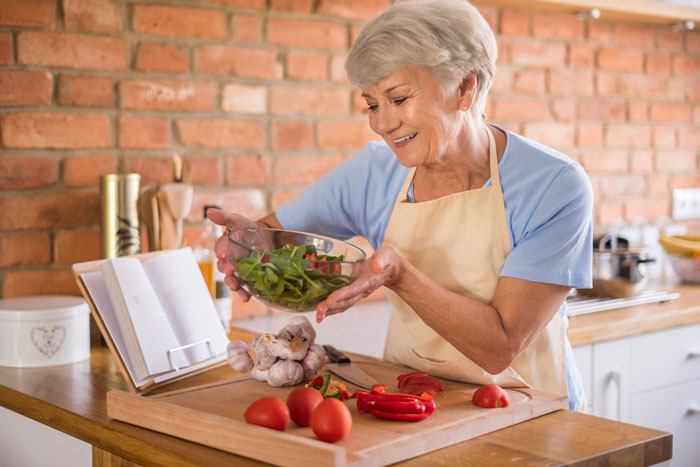 Couple Tell MIL Several Times About DIL's Dietary Condition, She Ignores It, And Brings Wrong Food Couple Tell MIL Several Times About DIL's Dietary Condition, She Ignores It, And Brings Wrong Food