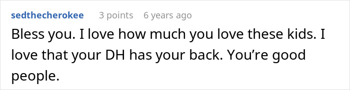 A screenshot showing an internet comment admiring a man's shiny spine after kicking his mom out of his home. A screenshot showing an internet comment admiring a man's shiny spine after kicking his mom out of his home.