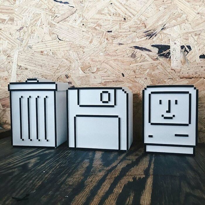 Amazing 3D printing creations: pixelated trash can, floppy disk, and vintage computer icons.