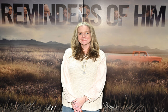 "Cancel It Immediately!": Colleen Hoover Faces Brutal Backlash Over Shocking New Amazon Deal As Fans Expose Her Dark Past "Cancel It Immediately!": Colleen Hoover Faces Brutal Backlash Over Shocking New Amazon Deal As Fans Expose Her Dark Past