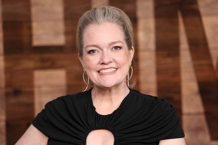 "Cancel It Immediately!": Colleen Hoover Faces Brutal Backlash Over Shocking New Amazon Deal As Fans Expose Her Dark Past "Cancel It Immediately!": Colleen Hoover Faces Brutal Backlash Over Shocking New Amazon Deal As Fans Expose Her Dark Past