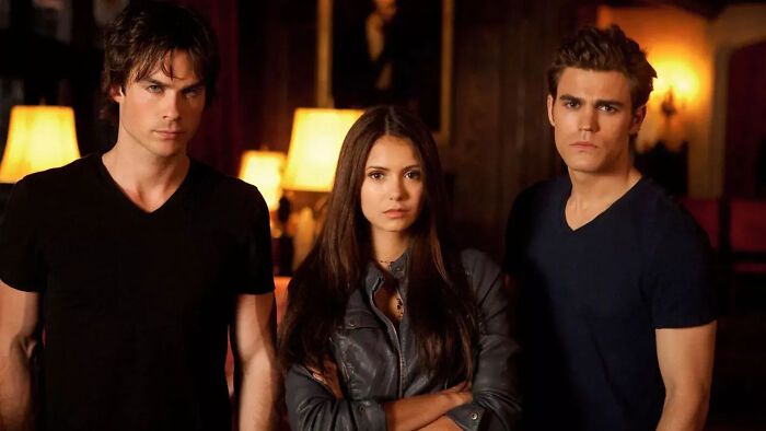 A former teen heartthrob and two other actors from a popular show appear in a dramatic promotional photo for Netflix.