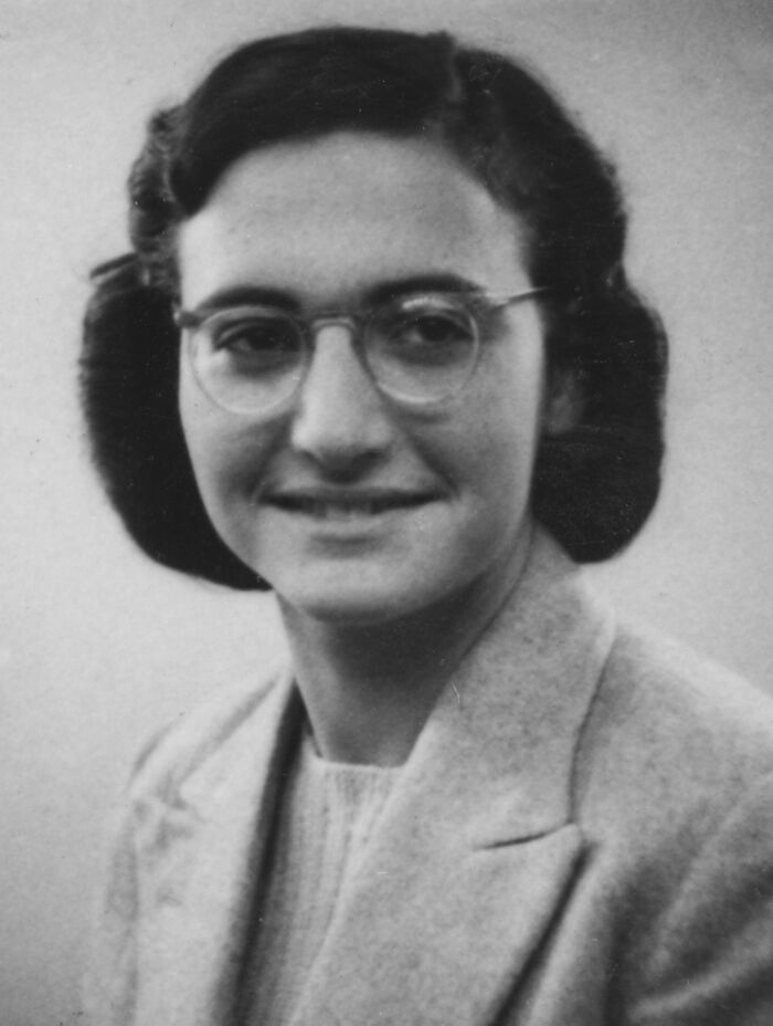 Black and white portrait of a woman with glasses, one of the fascinating things you probably didn't know about the world.