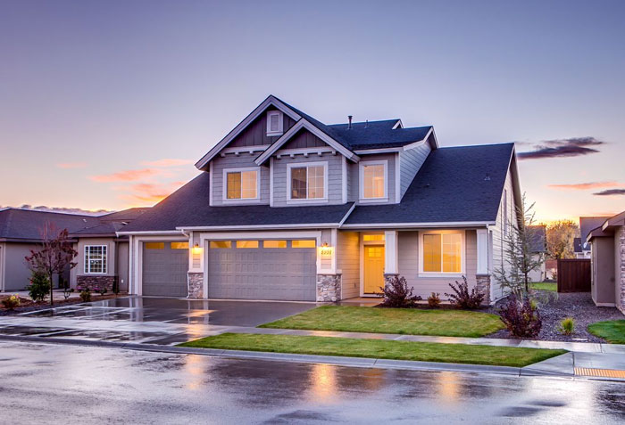 Guy Tells Fiancée To Choose House Far From Her Job Or Leave, Acts Surprised She Chooses The Latter Guy Tells Fiancée To Choose House Far From Her Job Or Leave, Acts Surprised She Chooses The Latter
