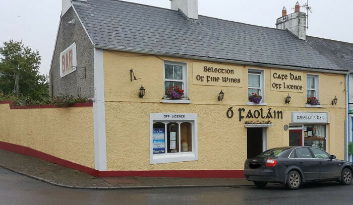 An Irish pub, a location possibly related to one of the mystery cases, where people know who is to blame.
