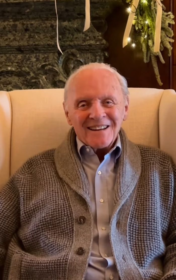 Anthony Hopkins' Unrecognizable Look In New World Cup Photo Sparks Fan Uproar After They Notice Controversial Detail Anthony Hopkins' Unrecognizable Look In New World Cup Photo Sparks Fan Uproar After They Notice Controversial Detail