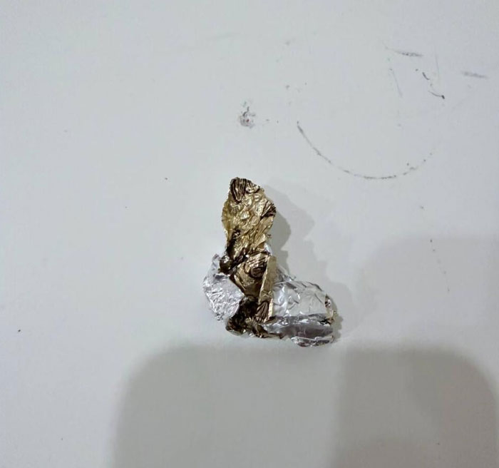 Guests Shocked After Airbnb Owner Wants $150 Cleaning Fee Based On Candy Wrapper And AI Trash Guests Shocked After Airbnb Owner Wants $150 Cleaning Fee Based On Candy Wrapper And AI Trash