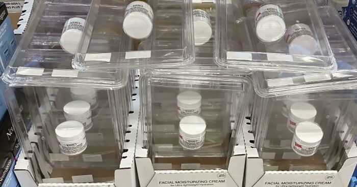 “400% Price Difference”: 91 Photos That Show How Insulting Consumerism Has Gotten (New Pics)