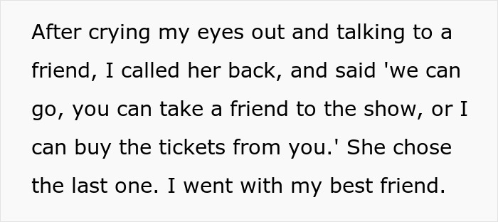 Text detailing a sibling's decision to boycott a wedding over a service dog ban.