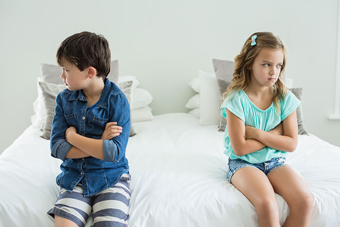 Guy Plans On Ditching Toxic Fam After Parents Blame Him For Their Daughter Being A Spoiled Brat Guy Plans On Ditching Toxic Fam After Parents Blame Him For Their Daughter Being A Spoiled Brat