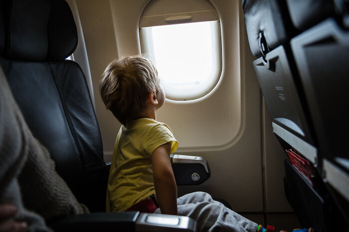 Airplane Story! Family Tries To Trick Me Into Switching To The Middle Middle