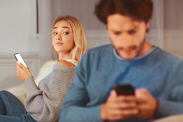 Woman Learns Guy She Met On Childfree Dating Sub Is Seeing 3 Other Ladies And Cheating On His Wife Woman Learns Guy She Met On Childfree Dating Sub Is Seeing 3 Other Ladies And Cheating On His Wife